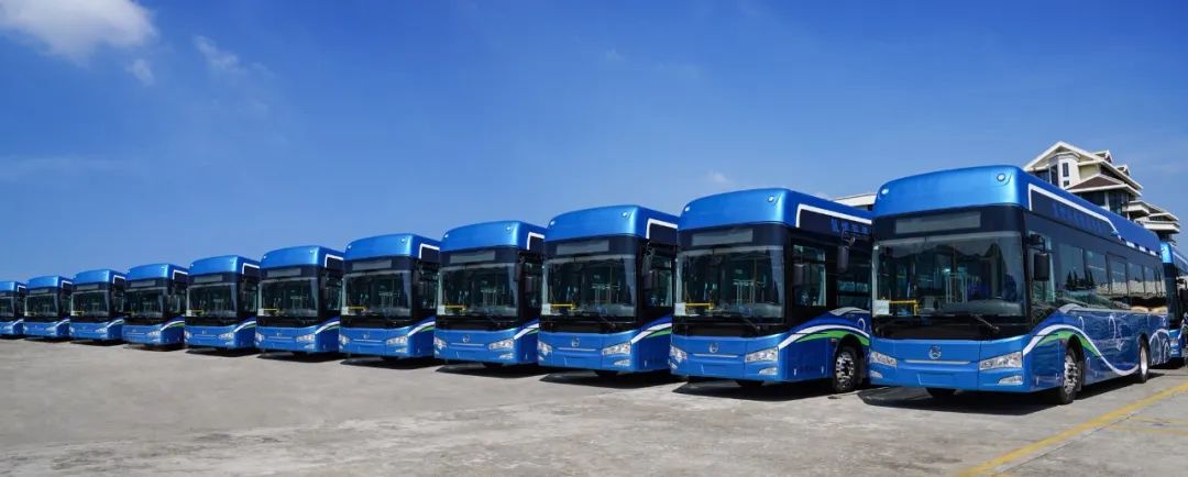 金旅百輛氫燃料電池公交車陸續(xù)交付，助力淄博公交打造“氫能時(shí)代”(圖1)