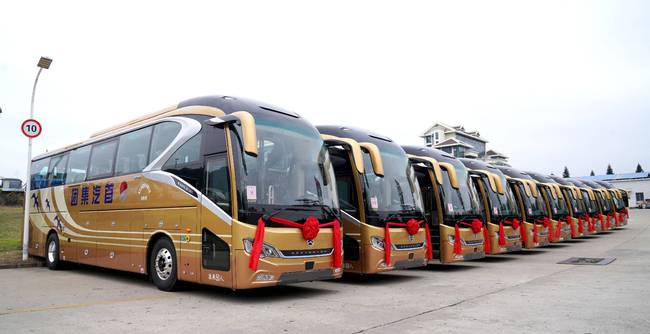 金色榮耀難擋，首汽國賓車隊再添30輛金旅領(lǐng)航者！(圖2)