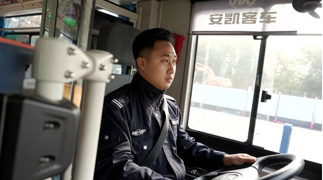 城市公交高手炫技，每個(gè)冠軍背后都有一輛安凱客車(圖1)