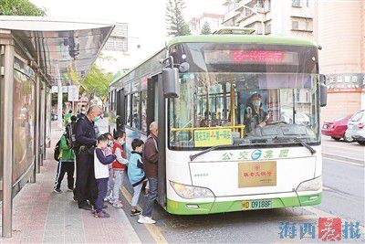 廈門公交車型不斷變化、線路不斷增加 公交更加智能化(圖2)