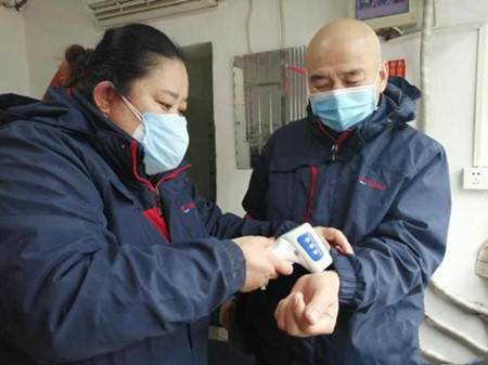 隧道巴士公交“夫妻檔”，戰(zhàn)疫時(shí)期各顯身手(圖2)