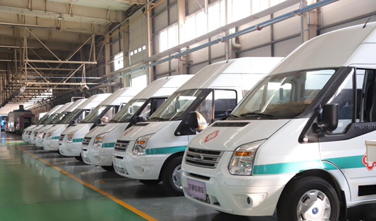 不負(fù)使命勇?lián)?dāng)！宇通專(zhuān)用車(chē)“抗疫天團(tuán)”奔赴抗疫最前線！(圖2)