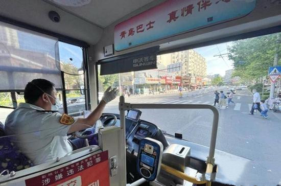 公交集團(tuán)180條線路對接地鐵！青島巴士賦能暖行讓出行更美好(圖1)